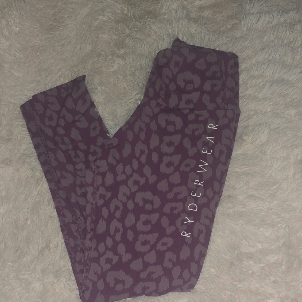 Ryderwear Womens Scrunch Butt Purple Leggings in Leopard Print
